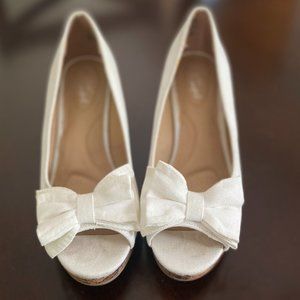 Women's white cork wedge by DexFlex Comfort Size 6.5